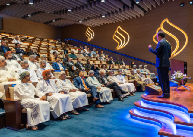 البنك الوطني العماني ينظم جلسة نقاشية حول ' تأثير الأسواق الآسيوية على سلسلة التوريد'