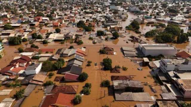ارتفاع عدد ضحايا الفيضانات في جنوب البرازيل
