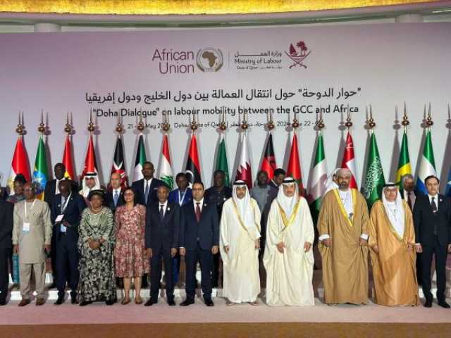 وزير العمل يشارك في اجتماع خليجي بالدوحة