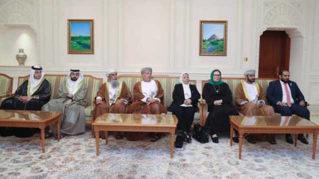 الخليلي يستقبل رئيس البرلمان العربي