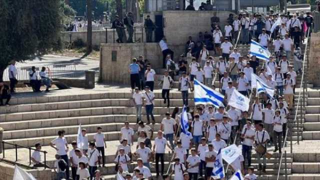 بالفيديو.. آلاف المستوطنين يقتحمون المسجد الأقصى ويؤدون الصلوات التلمودية العلنية