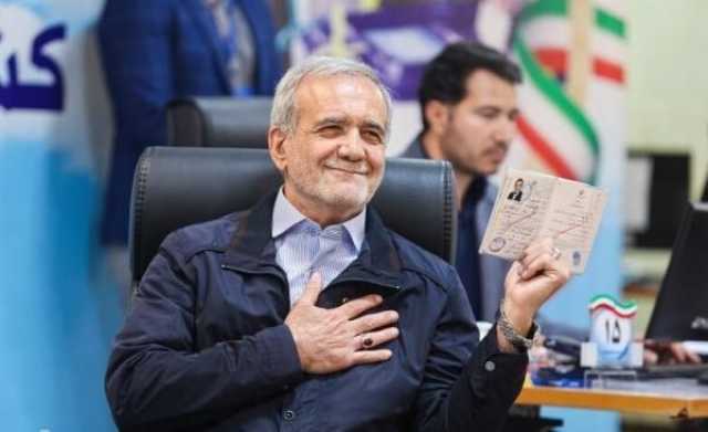 إيران.. بزشكيان يتقدم على جليلي بعد فرز أكثر من 12 مليون صوت