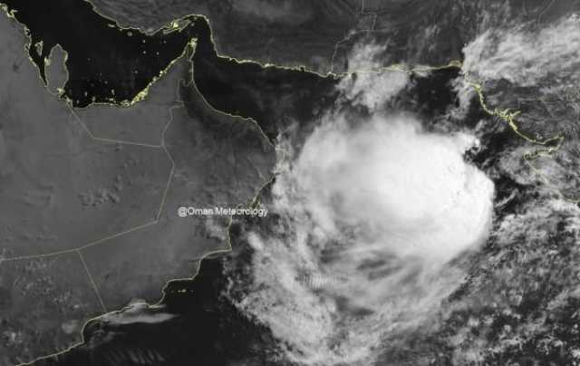 فرص لهطول أمطار متفرقة على بعض المناطق بالسلطنة