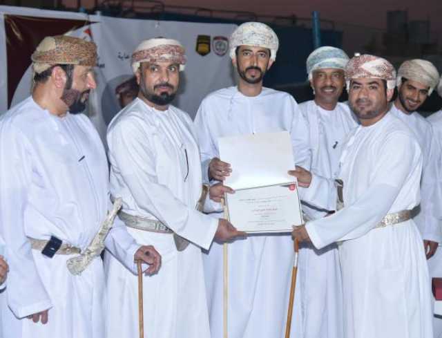 بنك مسقط يشارك في الاحتفال بافتتاح مشروع إنارة ملعب فريق 'بطحاء العود' بالسويق