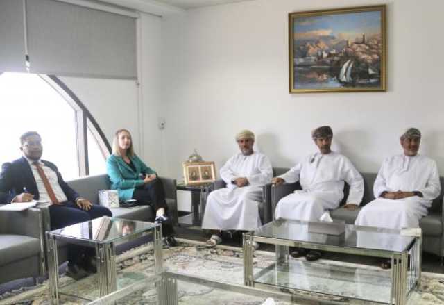 رئيس اللجنة العمانية لحقوق الإنسان يلتقي سفيرة مملكة نيذرلاند