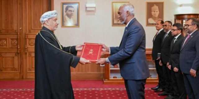 تحيات جلالة السلطان إلى رئيس المالديف ينقلها سفيرنا بسيرلانكا