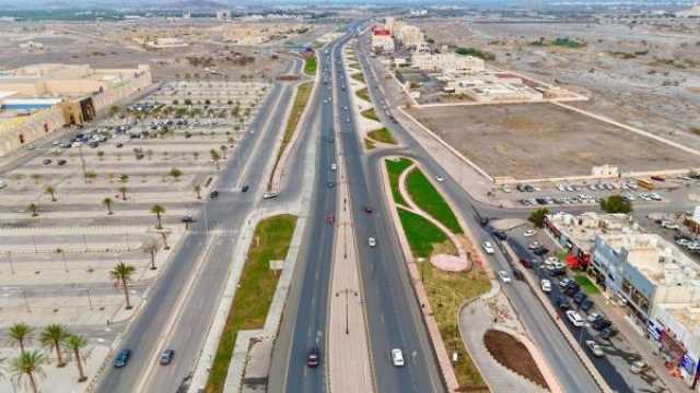 أكثر من مليون و680 ألف ريال عُماني لتطوير مدخل ولاية نزوى.. عاجل