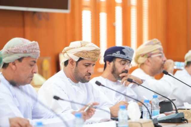 الشعيلي يناقش خطط وتوجهات 'الإسكان والتخطيط العمراني' في جنوب الباطنة