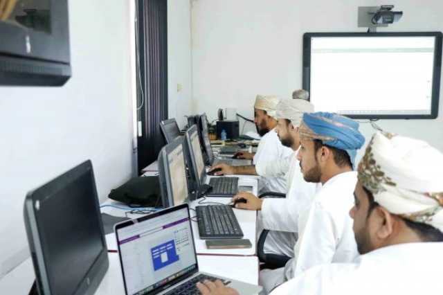 تعزيز المهارات الإلكترونية لموظفي 'تعليمية جنوب الباطنة'