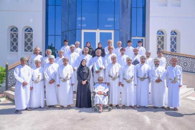 بالصور.. الكندي والشيبانية يناقشان الواقع التربوي في شمال الباطنة