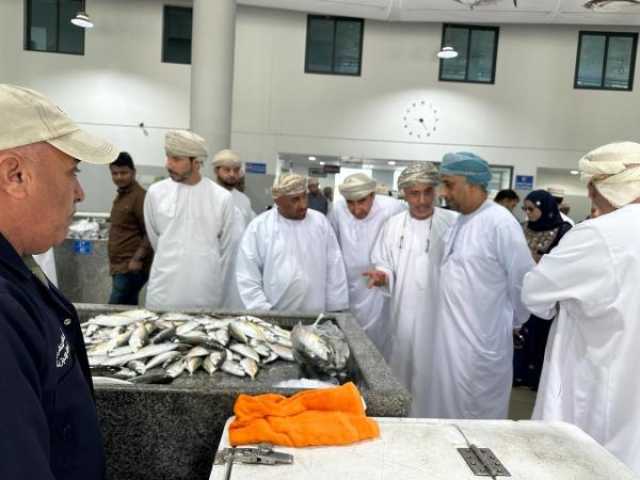 محافظ جنوب الباطنة يتفقد عددًا من المشاريع الخدمية في بركاء