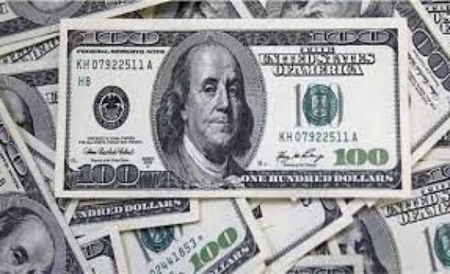 الدولار يرتفع لمستويات جديدة مع تراجع الرهانات على خفض الفائدة