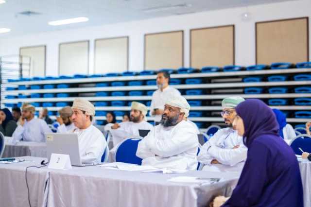 مناقشة برامج الدراسات العليا في كلية علوم الحاسوب والمعلومات بـ'جامعة التقنية'