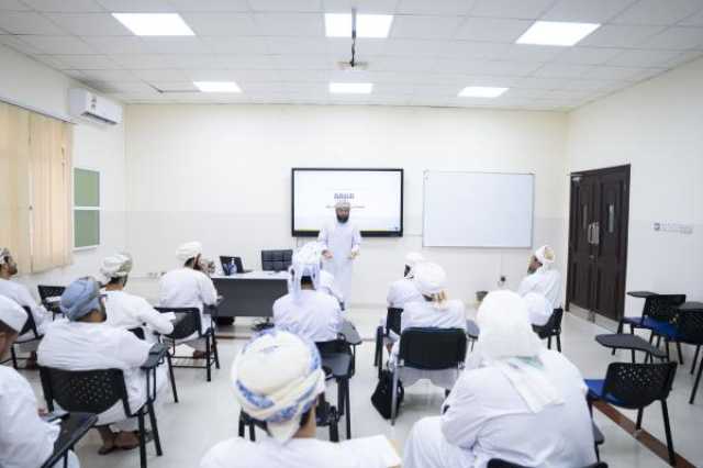 بنك نزوى يطلق برنامج 'صيرفة' لتعزيز الوعي بقطاع المالية الإسلامية