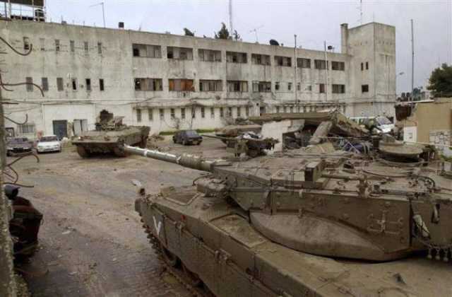 الاحتلال تحاصر مستشفيين بخان يونس وسط إطلاق نار مكثف