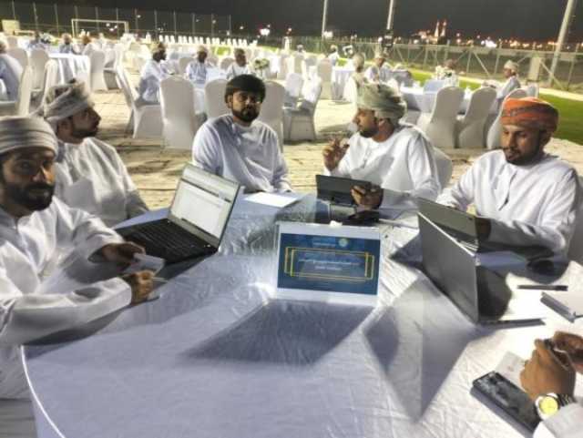 بحث تحديات ريادة الأعمال في لقاء مفتوح بالظاهرة