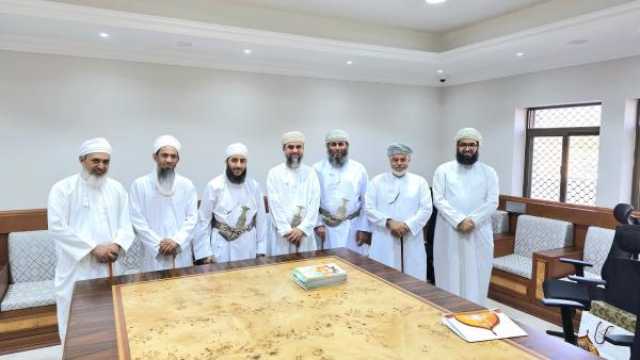 'العمانية للعناية بالقرآن' تعقد لقاءً مع فضيلة الشيخ الدكتور مساعد المفتي العام لسلطنة عمان