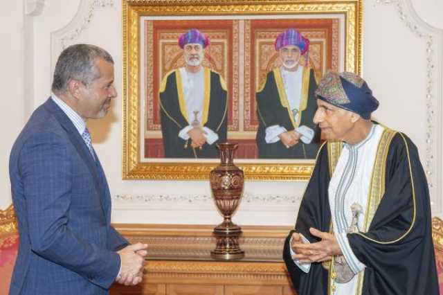السيد فهد يبحثمع مع مسؤول دولي تأمين خطوط الملاحة البحرية