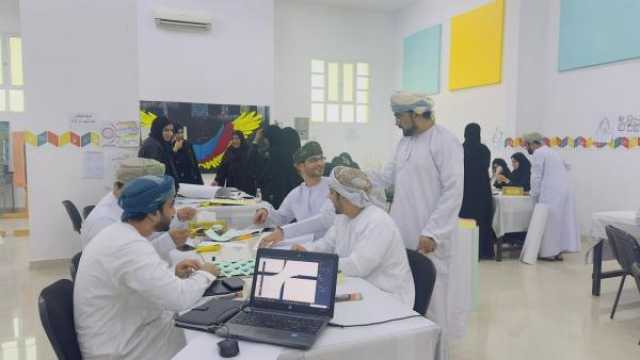 التدريب على استراتيجيات الفنون التشكيلية بـ'تعليمية شمال الباطنة'