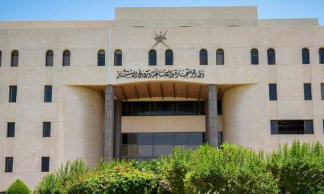 اتفاقية لتوفير 1157 وظيفة بقطاع التجزئة