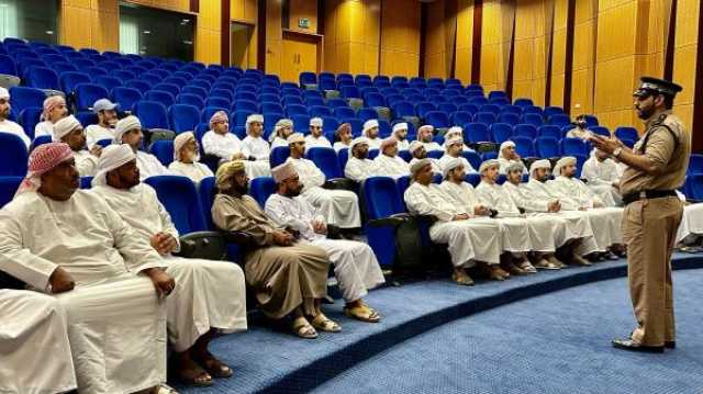 ندوة توعوية لتعزيز الأمن والسلامة بوسائل النقل المدرسية في البريمي