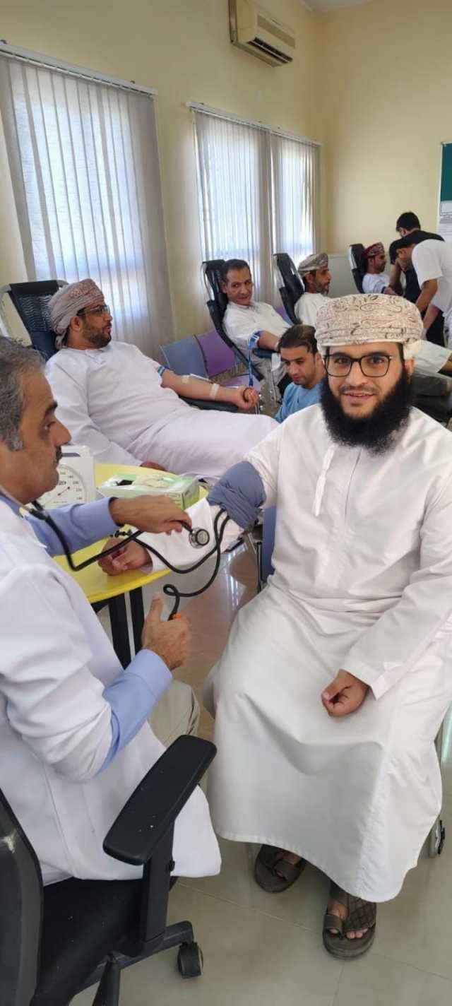 إقبال واسع على حملة التبرع بالدم في الرستاق