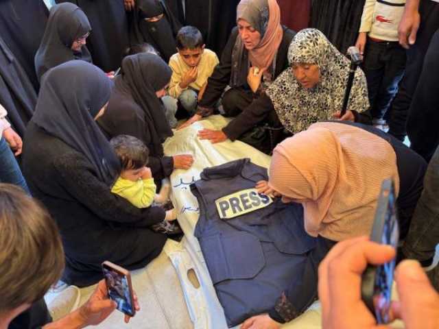 مشاهد احتراق جسد الصحفي أحمد منصور تهز ما تبقى من ضمير الإنسانية