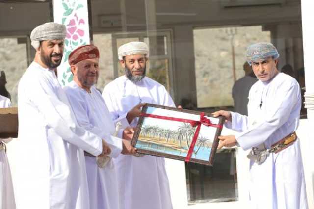 والي العوابي يكرم الطلبة المجيدين بمدرسة الشيخ أبو قحطان الهجاري