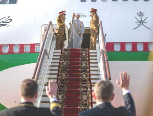 بفضل الله تعالى.. جلالة السلطان يعود إلى أرض الوطن