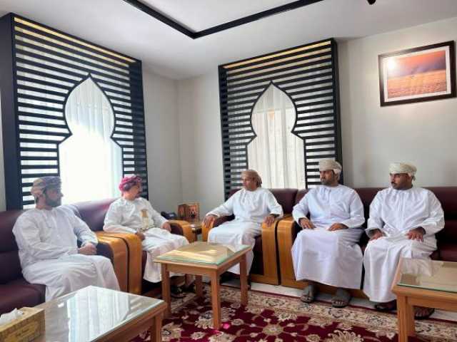 جهاز الضرائب يُعزز الوعي الضريبي في مسندم