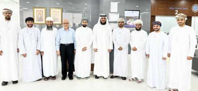 أعضاء 'شرعية العز الإسلامي' يزورون فروع البنك