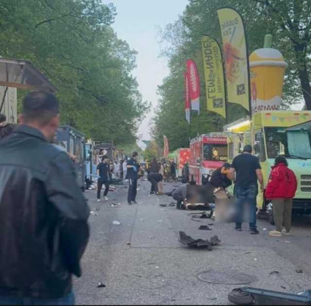 قتلى ومصابون بعد دهس سيارة لحشد في كندا