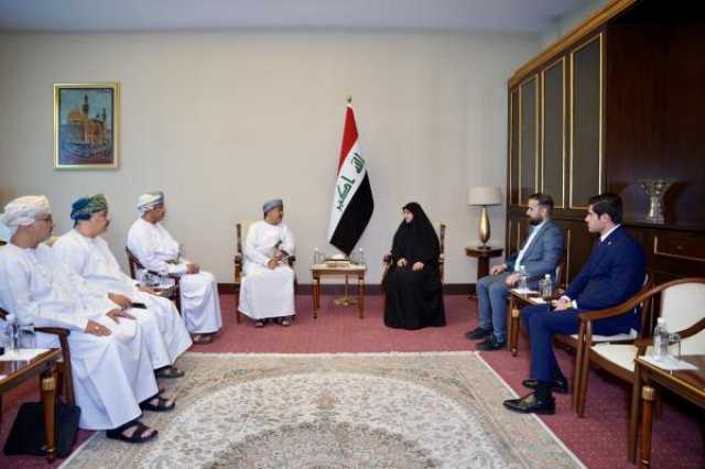 عُمان والعراق يبحثان تعزيز التعاون في مجال الاتصالات