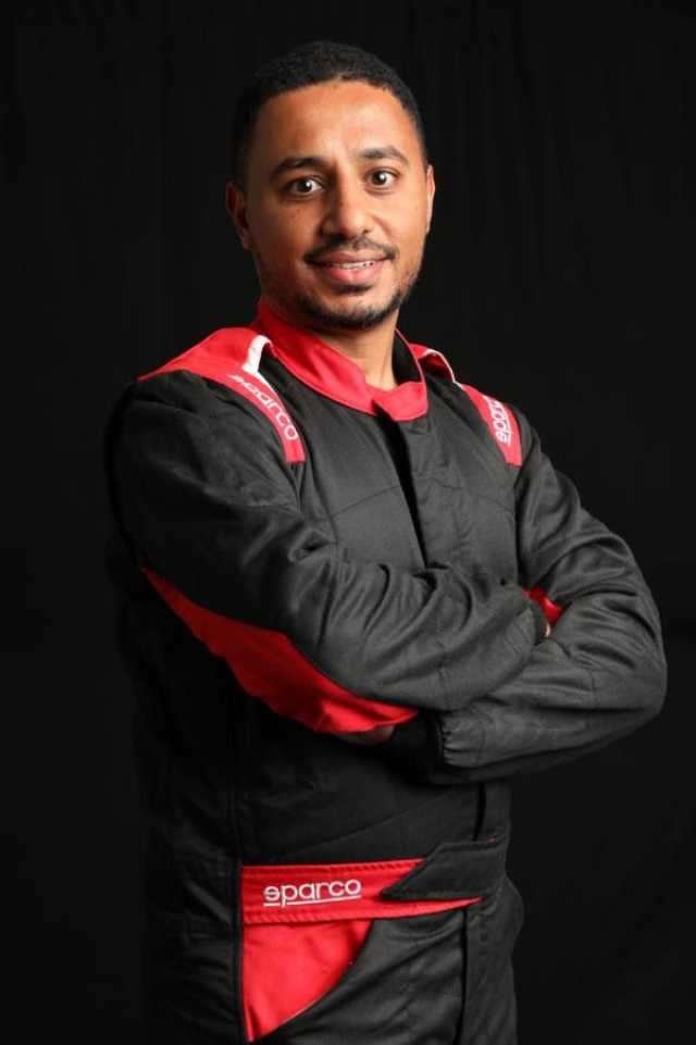 عمانيان يشاركان في بطولة قطر للسباقات الصحراوية