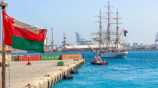 سفينة 'شباب عُمان الثانية' تغادر ميناء جدة باتجاه قناة السويس