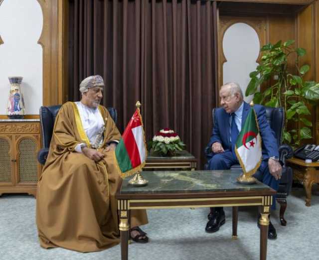 عدد من الوزراء يلتقون بمسؤولين جزائريين