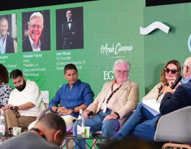 حسين فهمي في ندوة 'مصر: دولة الأفلام الجماهيرية في العالم العربي' بـ'كان السينمائي': بدأنا ننهض مرة أخرى
