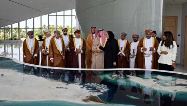 الشعيلي يطلع على تجارب ومشاريع رائدة في قطاع الإسكان والتخطيط الحضري بالبحرين