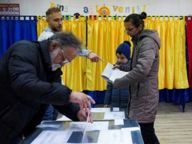 الناخبون في رومانيا يدلون بأصواتهم اليوم في انتخابات الرئاسة