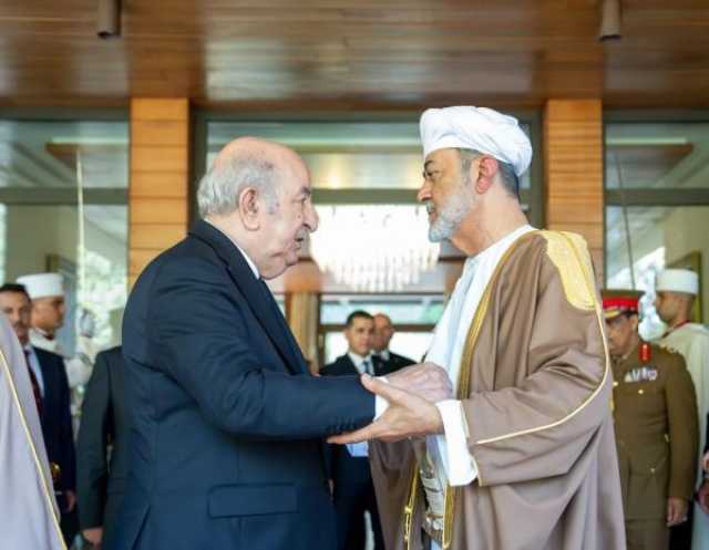 جلالة السلطان يزور مقام الشهيد والمتحف الوطني للمجاهد بالجزائر
