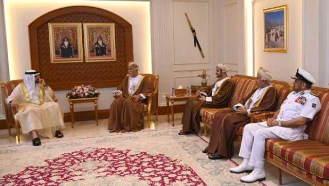السيد شهاب يستعرض التعاون العسكري القائم بين عُمان والإمارات