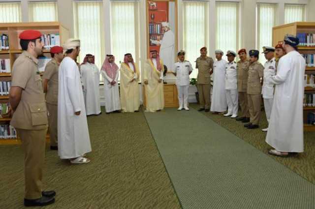 وفد 'جامعة نايف' السعودية يتعرف على كلية الدفاع الوطني