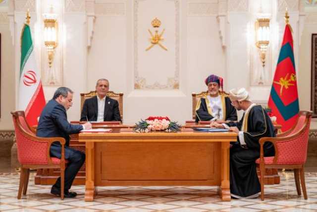 نشر حراس أمن مسلحين على متن الرحلات الجوية بين عُمان وإيران