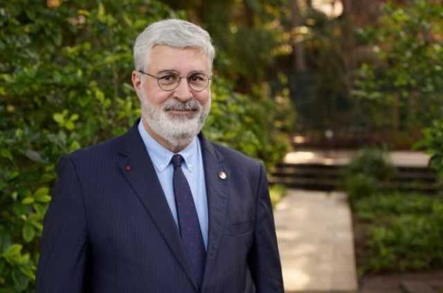 انتخاب رئيس الجامعة الأمريكية في بيروت زميلًا في 'الأكاديمية الأمريكية للفنون والعلوم'