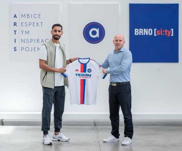 المشيفري والبريكي يوقعان عقدي احتراف في التشيك