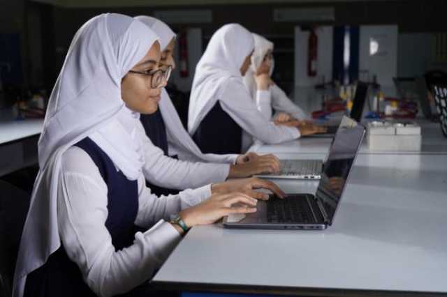 برنامج صيفي في اللغة الإنجليزية لطلبة التعليم المهني والتقني