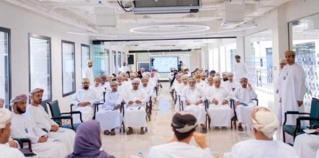مناقشة تعزيز فرص المؤسسات الصغيرة والمتوسطة بقطاعي الطاقة والمعادن