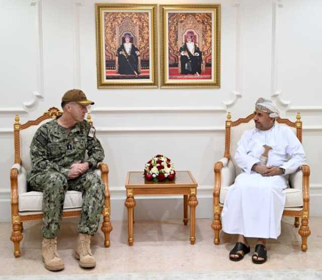 الزعابي يستقبل قائد القيادة الوسطى للقوات البحرية الأمريكية