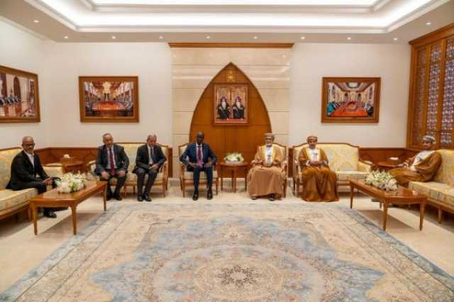 الفضل الحارثي يبحث مجالات التعاون بين عُمان وموريتانيا