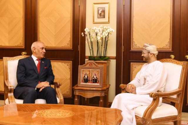 وزير الخارجية يناقش مع نظيره الإندونيسي تطورات الأوضاع الإقليمية